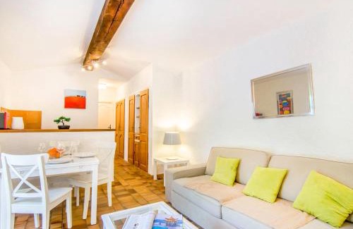 Saint-Tropez House | Holiday Home Le Pilon by Interhome