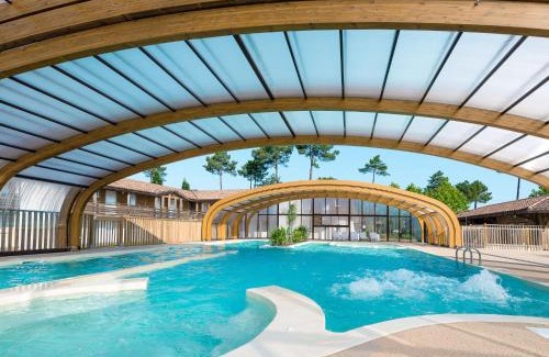 Parentis-en-Born House | Holiday Home Les Cottages du Lac M3 Premium by Interhome