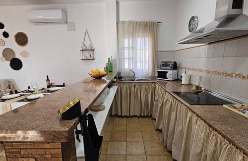 Marchena Cottage | Holiday Home Limones
