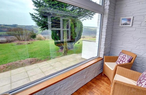 Llangain House | Holiday Home Llangain by Interhome