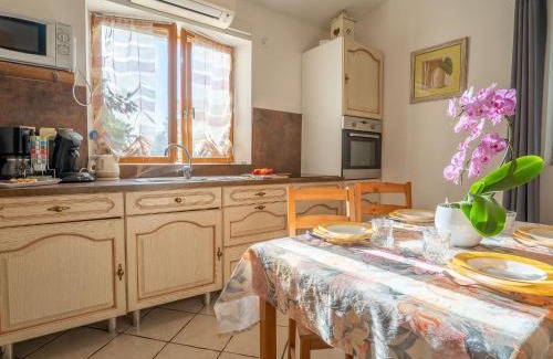 Hyeres House | Holiday Home Magali by Interhome