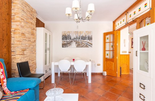 Almayate Bajo Villa | Holiday Home "Mar y Montañas Almayate" with Sea View, Pool & Wi-Fi