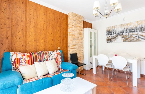 Almayate Bajo Villa | Holiday Home "Mar y Montañas Almayate" with Sea View, Pool & Wi-Fi