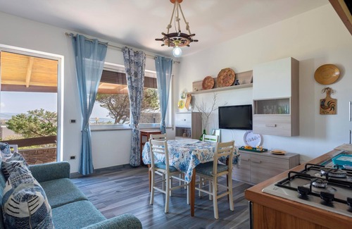 La Pelosa House | Holiday Home 'Mari' with Sea View, Private Terrace and Private Garden