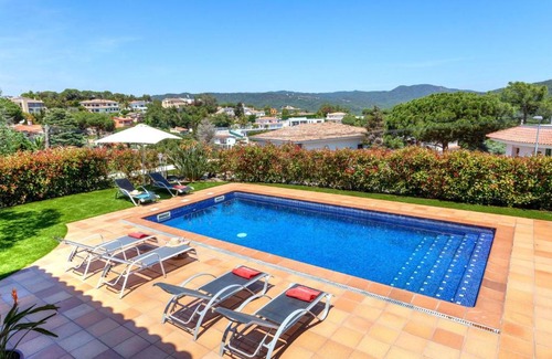 Condado del Jaruco House | Holiday Home Miro