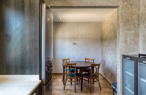 Lloret de Mar House | Holiday Home 'Olive' with Private Pool, Wi-Fi and Air Conditioning
