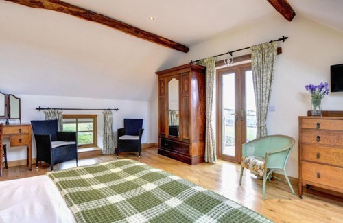 Tywyn House | Holiday Home Opgewonder by Interhome