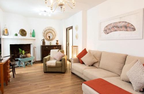 Niguelas House | Holiday Home Patio de las Granadas by Interhome