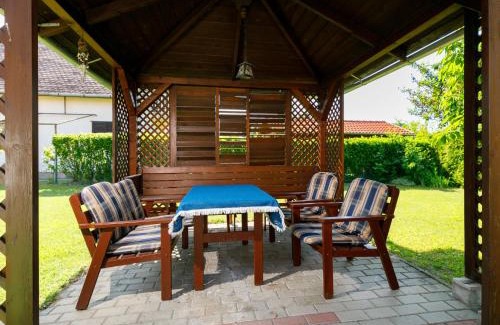 Balatonkeresztur House | Holiday Home Pergola by Interhome