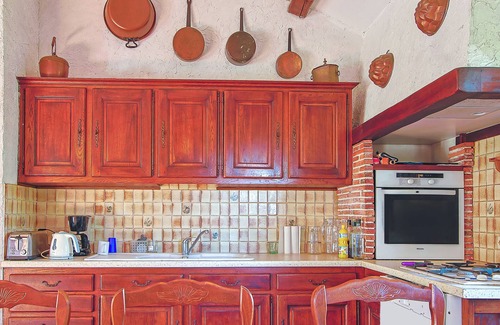 Landevieille House | Holiday Home 'Petite Roblinière 10min Plage' with Private Terrace, Shared Garden and Wi-Fi