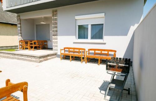 Balatonfenyves House | Holiday Home Pioneer by Interhome