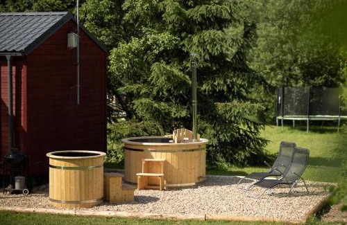 Dolni Branna House | Holiday Home Pod Liščím Kopcem 2-2 hot tube by Interhome