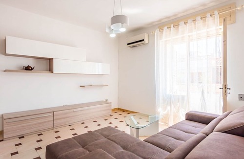 Torre Mozza House | Holiday Home 'Primo Piano Vista Mare' with Private Terrace and Air Conditioning