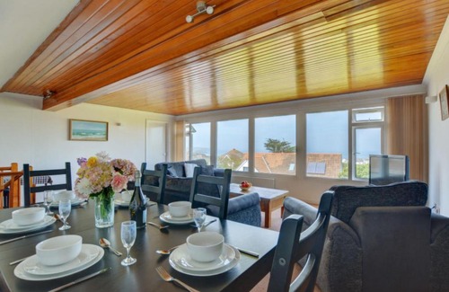 Trevone House | Holiday Home Pumpkin Lodge by Interhome