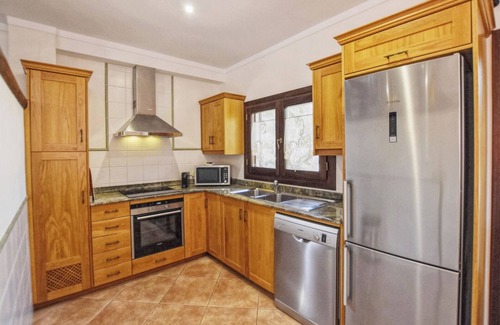 Santa Margalida House | Holiday Home 'Ribas' with Mountain View, Wi-Fi and Air Conditioning