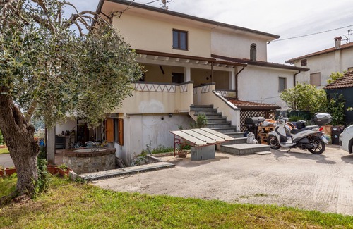 Corsanico House | Holiday Home "Roberto Massarosa" with Sea View, Private Pool & Wi-Fi