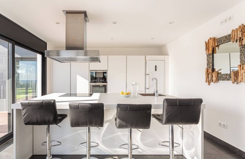 Lloret de Mar House | Holiday Home 'Roman' with Sea View, Wi-Fi and Air Conditioning