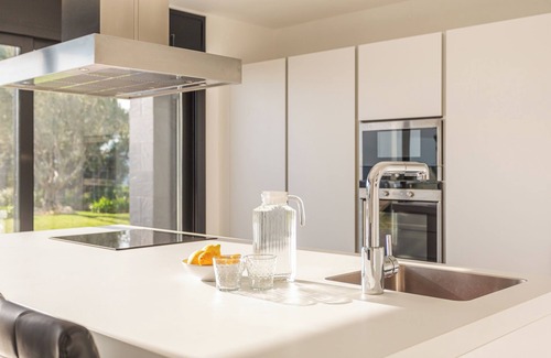 Lloret de Mar House | Holiday Home 'Roman' with Sea View, Wi-Fi and Air Conditioning