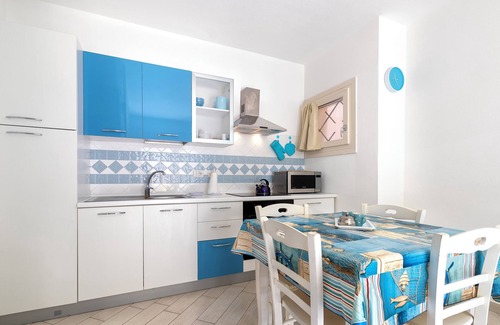 Viddalba House | Holiday Home 'Romantica Casa Al Mare' with Shared Pool, Wi-Fi and Air Conditioning