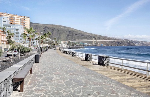 Las Caletillas House | Holiday Home 'Sea view Apartment' with Sea View, Shared Pool & Wi-Fi