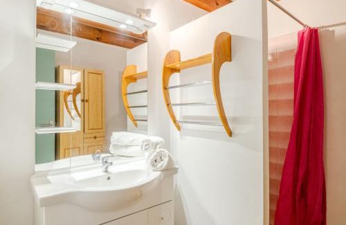 Mimizan-Plage House | Holiday Home Sicard-4 by Interhome
