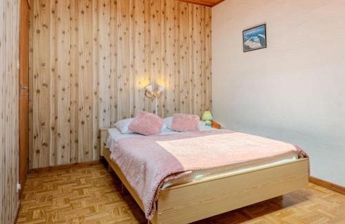 Mimizan-Plage House | Holiday Home Sicard-10 by Interhome