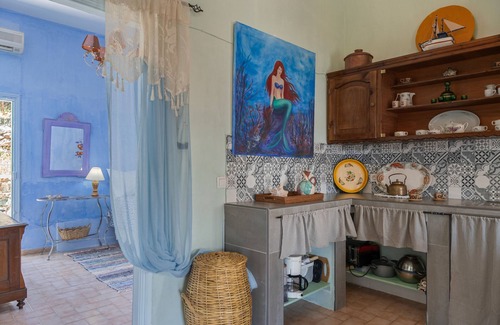 Telendos House | Holiday Home 'Telendos Gallery House' with Sea View, Wi-Fi and Air Conditioning