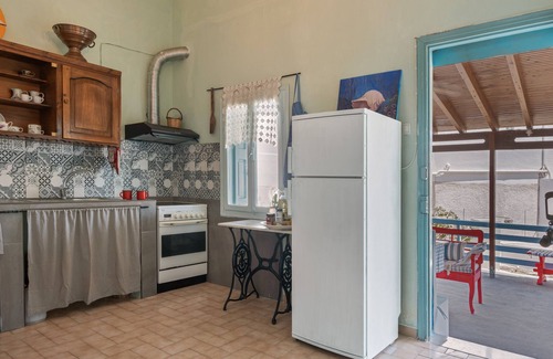 Telendos House | Holiday Home 'Telendos Gallery House' with Sea View, Wi-Fi and Air Conditioning