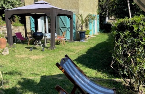 San-Giuliano House | Holiday Home 'Terra Rossa' with Private Terrace and Air Conditioning