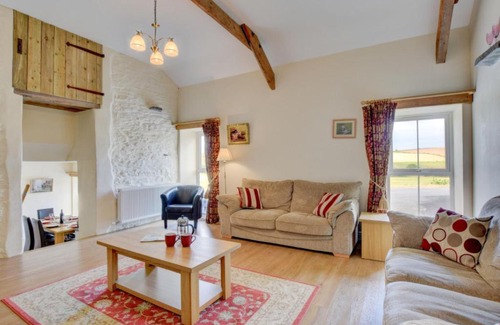 Bontnewydd House | Holiday Home The Leo by Interhome
