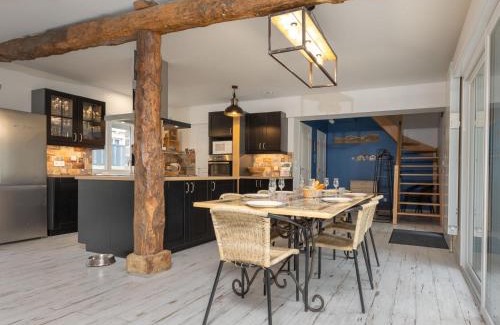 Cherrueix House | Holiday Home Tiegezh by Interhome