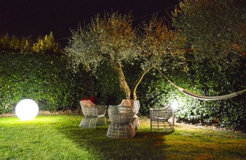 Vecchiano House | Holiday Home 'Tra Lucca, Pisa e Il Mare' with Private Terrace, Wi-Fi and Air Conditioning