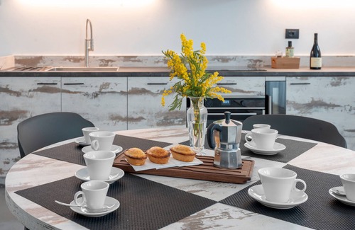 Melendugno Apartment | Holiday Home 'Tre' with Shared Terrace, Wi-Fi and Air Conditioning