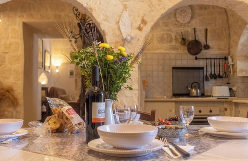 Alberobello House | Holiday Home Trullo Nurillo with Pool & Wi-Fi
