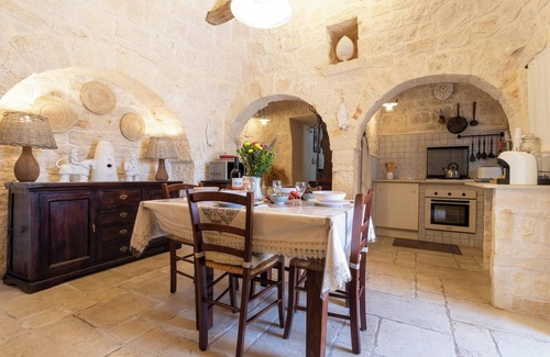 Alberobello House | Holiday Home Trullo Nurillo with Pool & Wi-Fi