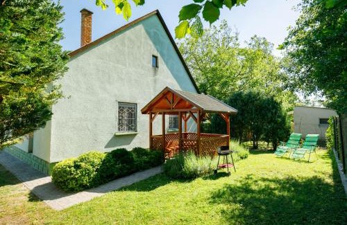 Balatonlelle House | Holiday Home Verde by Interhome