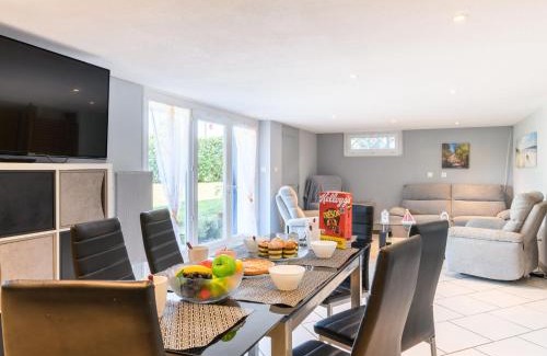 Mimizan House | Holiday Home Vigon by Interhome