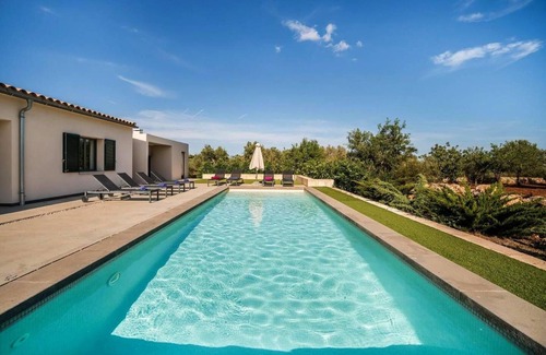 Manacor House | Holiday Home "Villa Can Llorenç" with Wi-Fi, A/C, Pool & Terrace