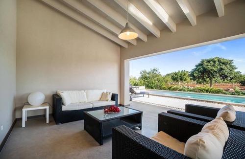Manacor House | Holiday Home "Villa Can Llorenç" with Wi-Fi, A/C, Pool & Terrace