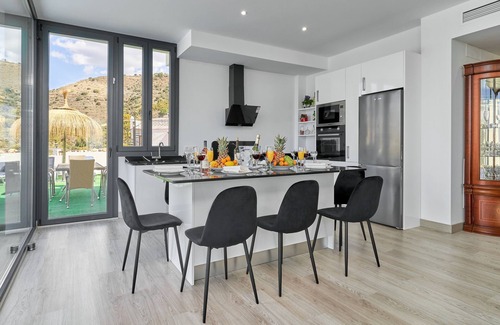 Almunecar House | Holiday Home 'Villa Joya Del Mediterraneo' with Sea View, Wi-Fi and Air Conditioning