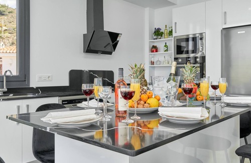Almunecar House | Holiday Home 'Villa Joya Del Mediterraneo' with Sea View, Wi-Fi and Air Conditioning