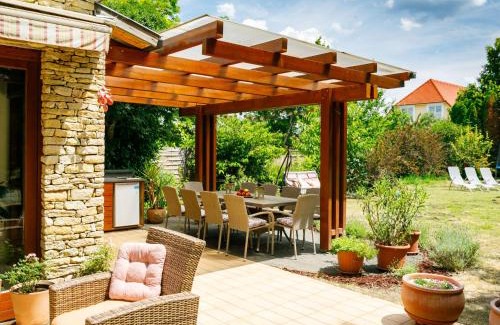 Balatonoszod House | Holiday Home Villa Mediterran by Interhome