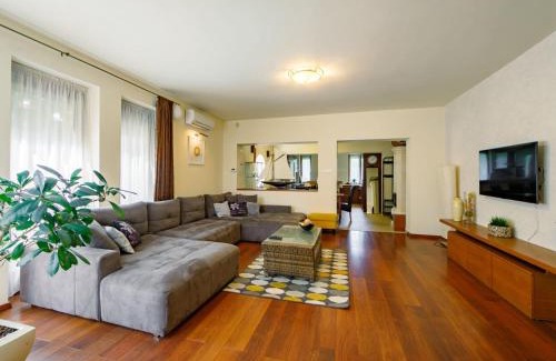 Balatonoszod House | Holiday Home Villa Mediterran by Interhome