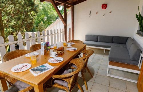 Balatonkenese House | Holiday Home Violetta by Interhome