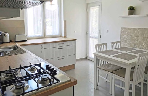 Balatonkeresztur House | Holiday home with Internet and Barbecue