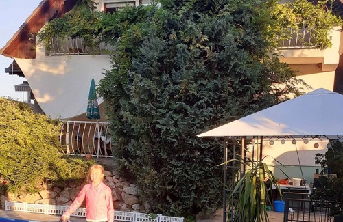 Balatonszarszo House | Holiday home with pool, sandpit and children's swing