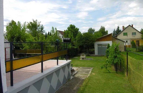 Balatonlelle House | Holiday home with garden shower
