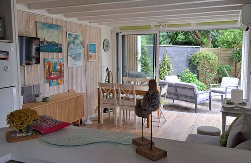 Biscarrosse Villa | Holiday home with JACUZZI near the Lake