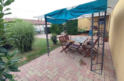 Siofok House | Holiday home with pool, air conditioning and Internet