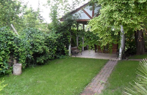Gardony House | Holiday home with pool and WIFI